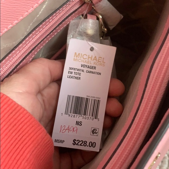 NWT Michael Kors VOYAGER EW Tote 👜 Carnation - Picture 8 of 9